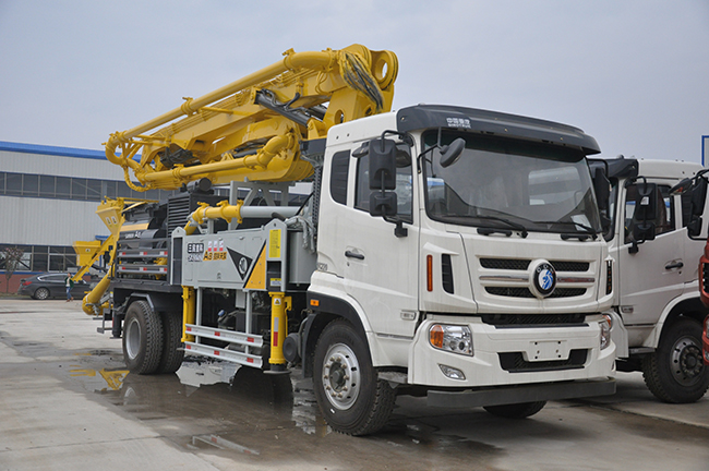 小型混凝土泵車,小型混凝土泵