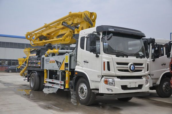 混凝土攪拌泵車在福建新機開工，祝老板財源滾滾來